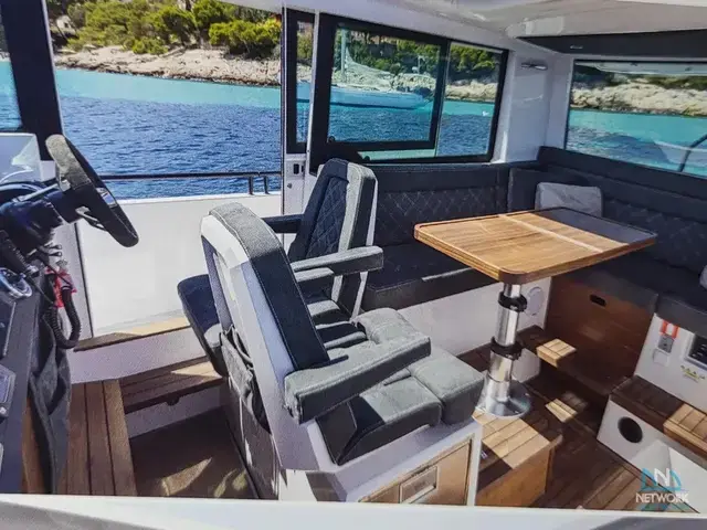 Axopar 37 Sport Cabin