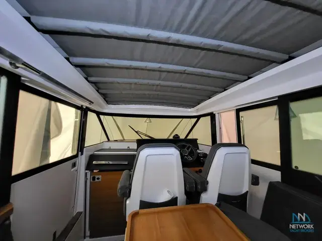 Axopar 37 Sport Cabin