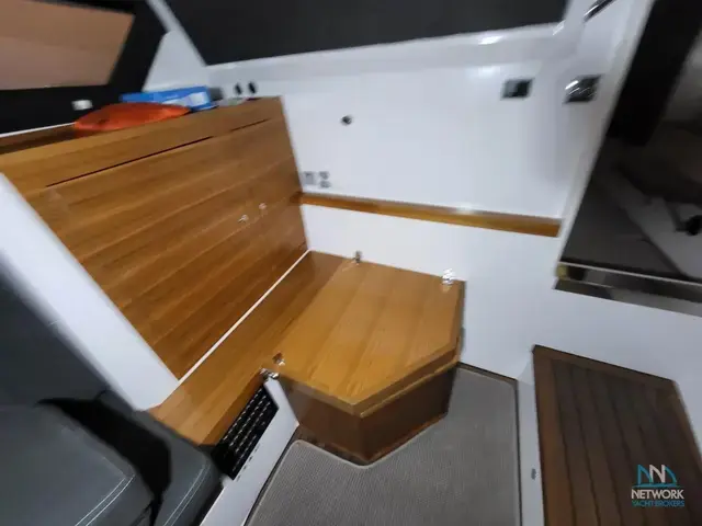 Axopar 37 Sport Cabin