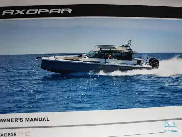 Axopar 37 Sport Cabin