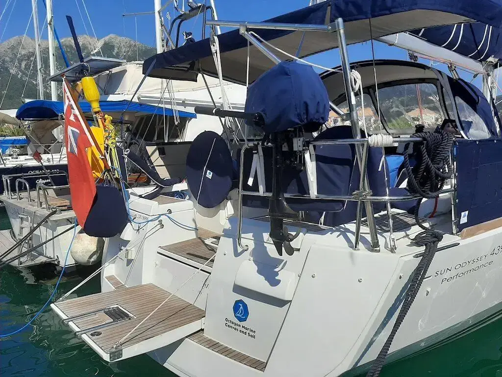 2013 Jeanneau sun odyssey 439