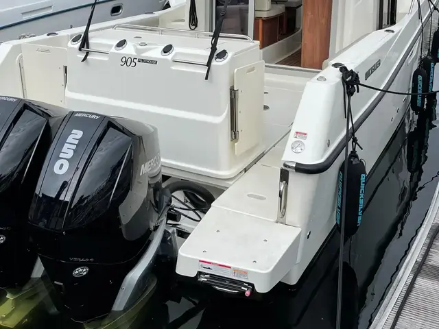 Quicksilver 905 Pilothouse