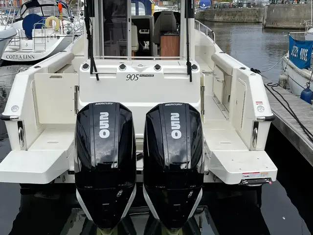 Quicksilver 905 Pilothouse