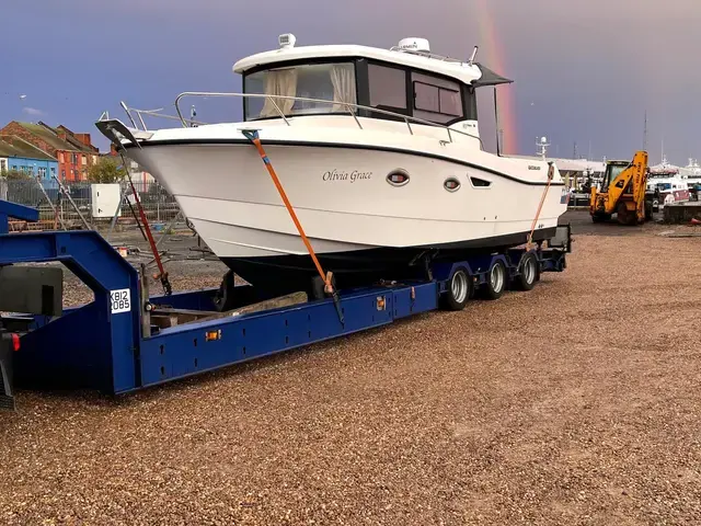 Quicksilver 905 Pilothouse