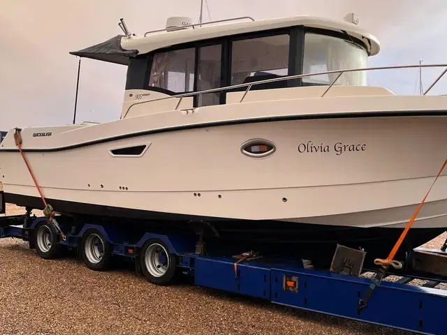 Quicksilver 905 Pilothouse