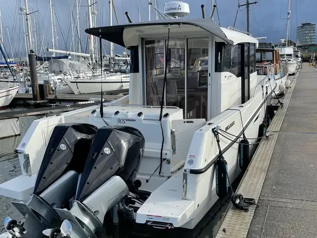 Quicksilver 905 Pilothouse