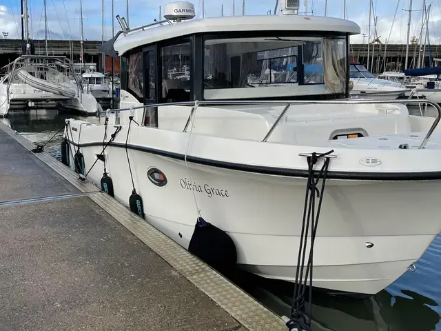 Quicksilver 905 Pilothouse