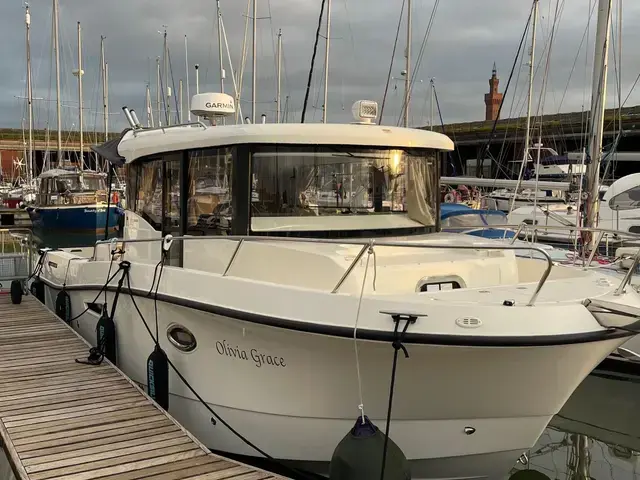 Quicksilver 905 Pilothouse