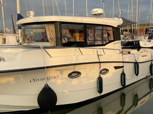 Quicksilver 905 Pilothouse