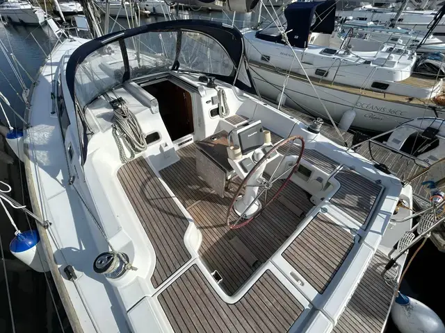 Beneteau Oceanis 37