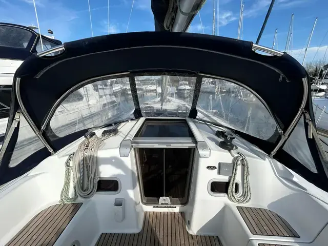 Beneteau Oceanis 37