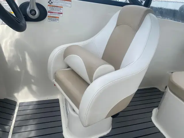 Bayliner VR5