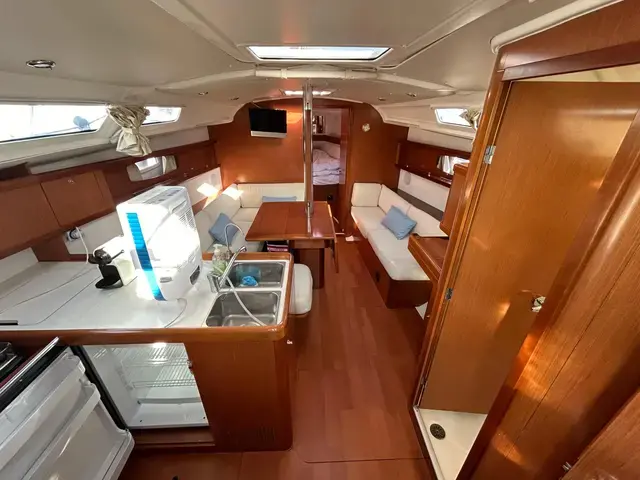 Beneteau Oceanis 37