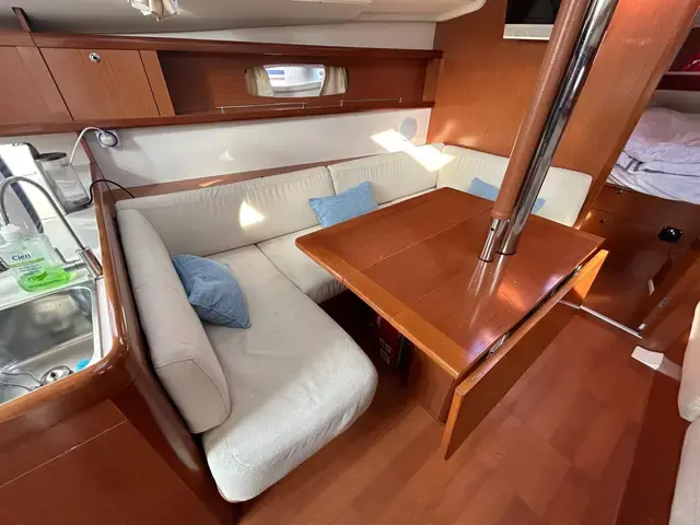 Beneteau Oceanis 37