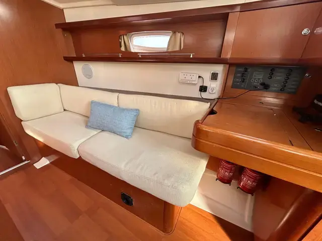 Beneteau Oceanis 37