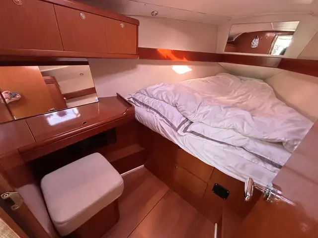 Beneteau Oceanis 37