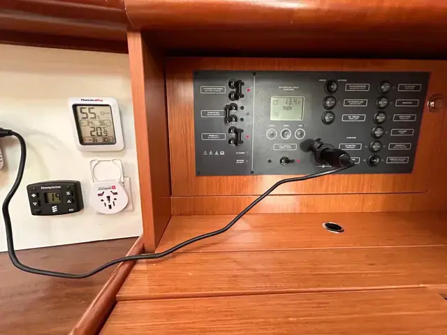 Beneteau Oceanis 37