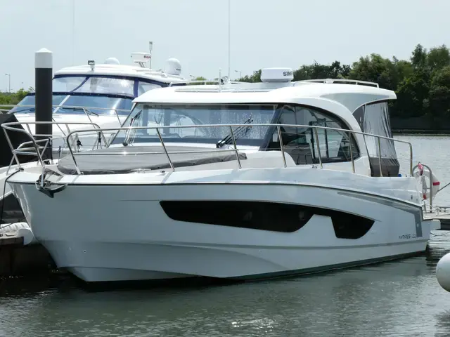 Beneteau Antares 11