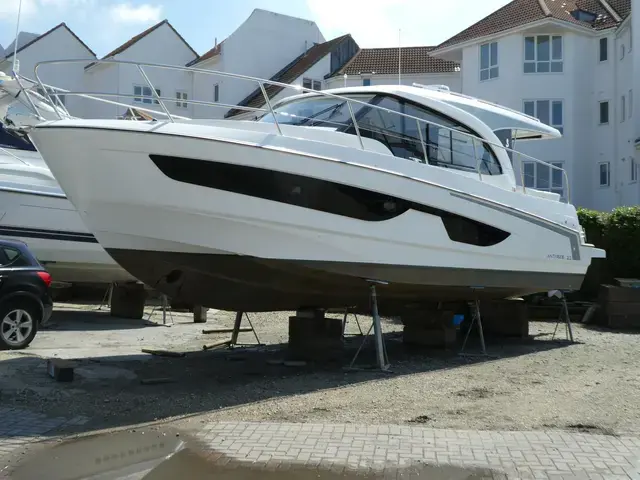 Beneteau Antares 11