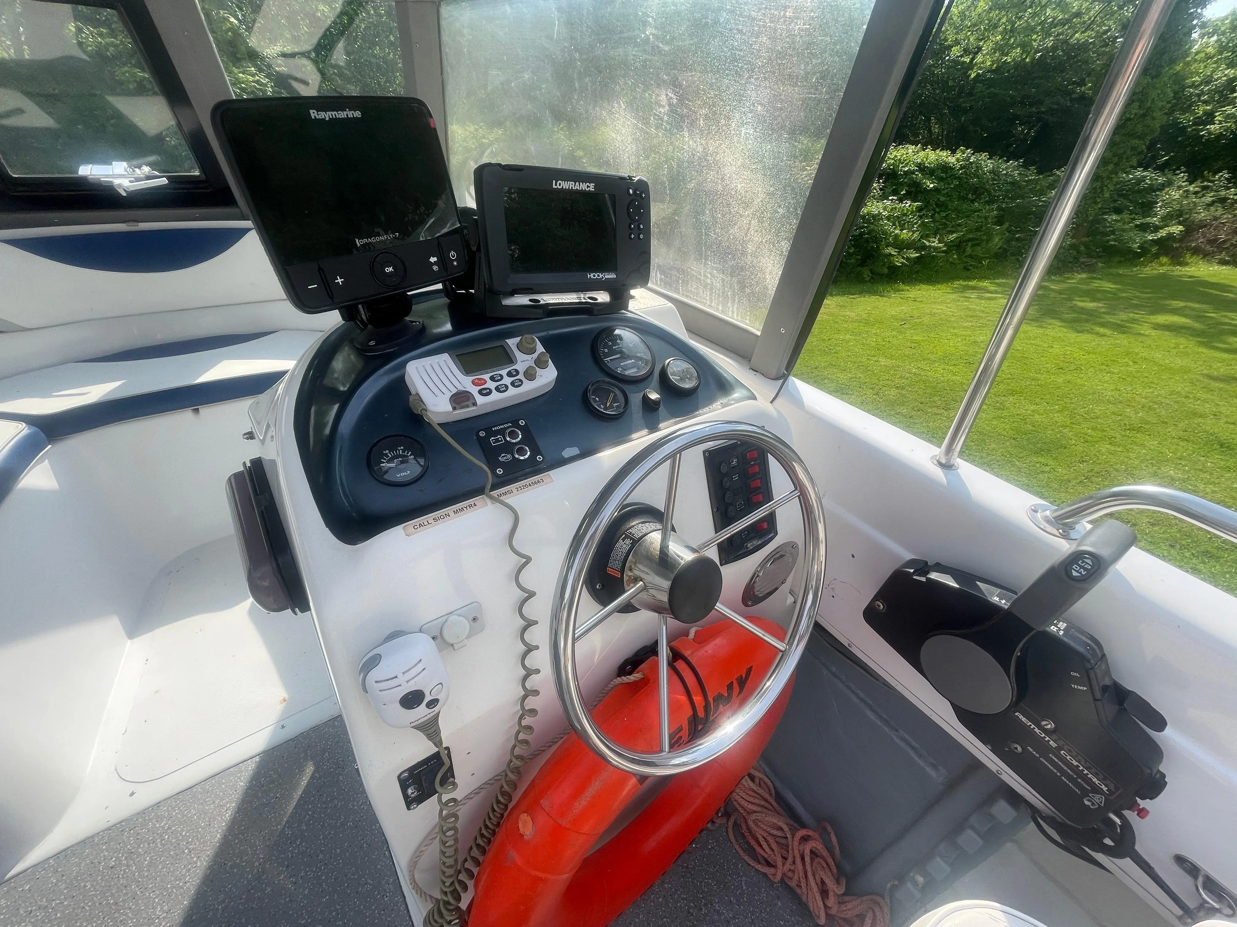 2004 Custom excedo m220 sport fisher