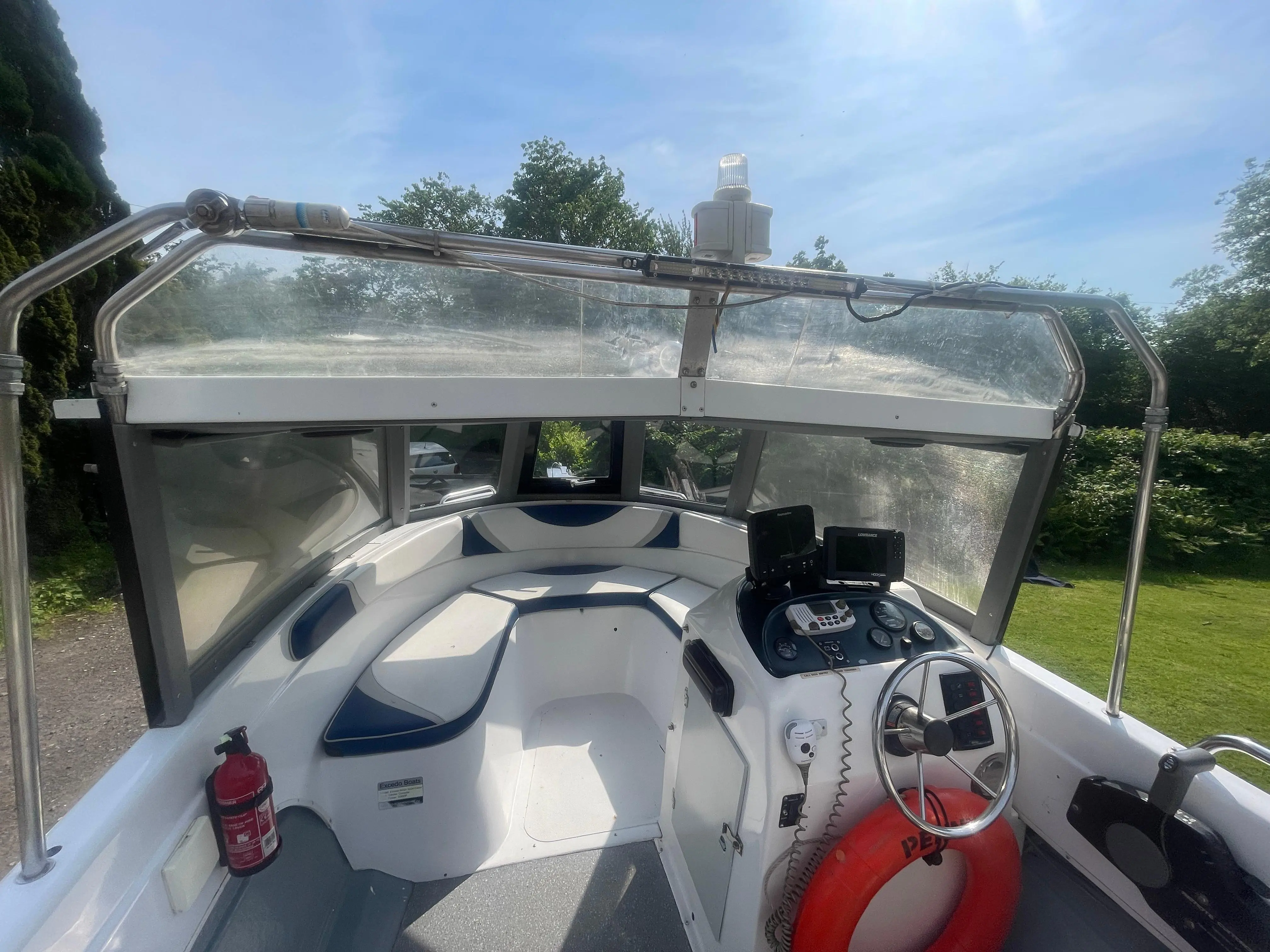 2004 Custom excedo m220 sport fisher