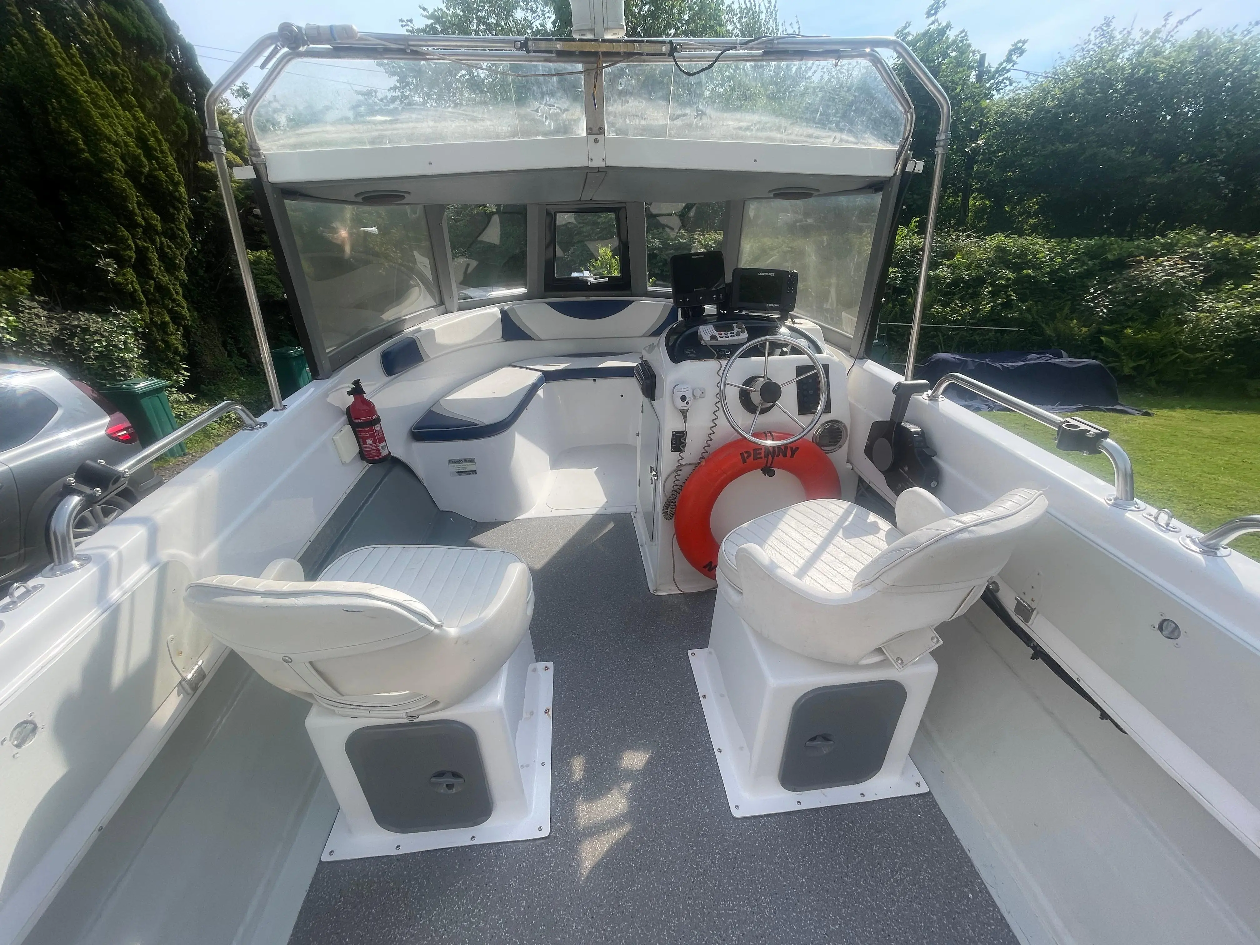 2004 Custom excedo m220 sport fisher