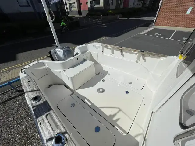 Quicksilver 640 Pilothouse