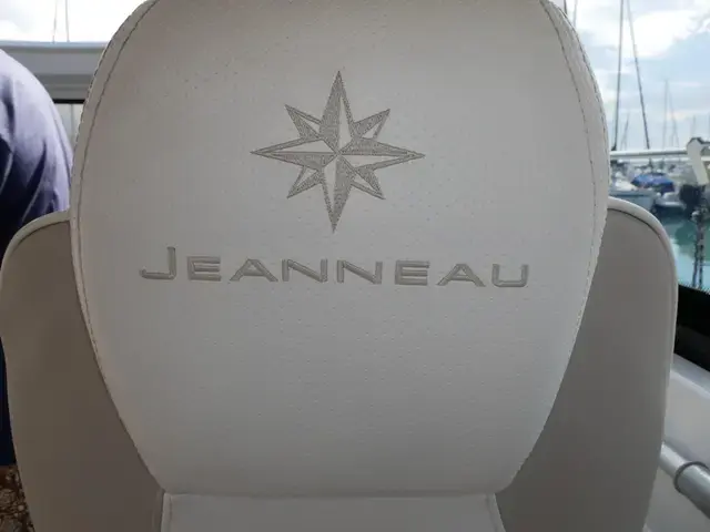 Jeanneau Leader 33