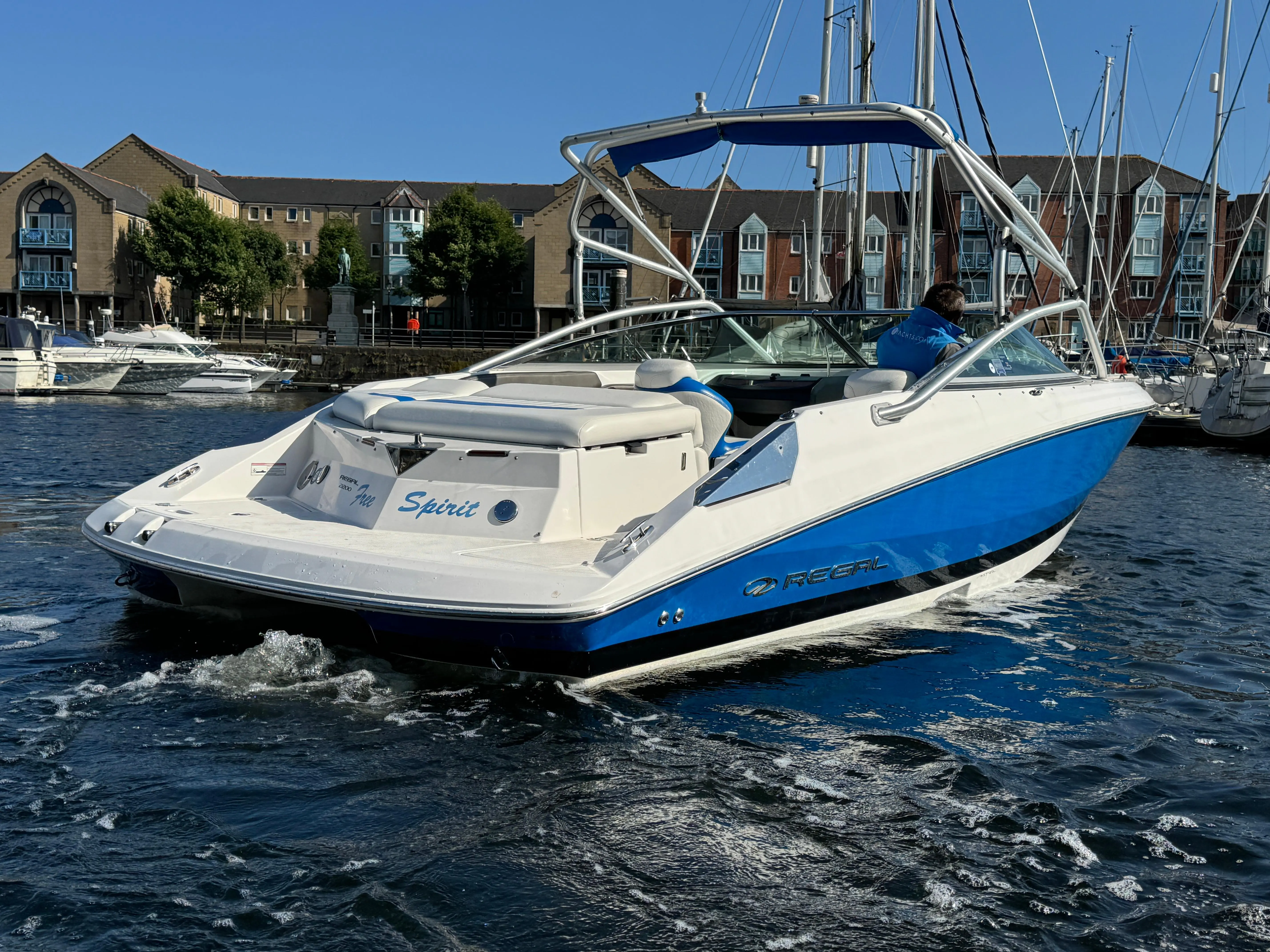 2008 Regal 2200 bowrider