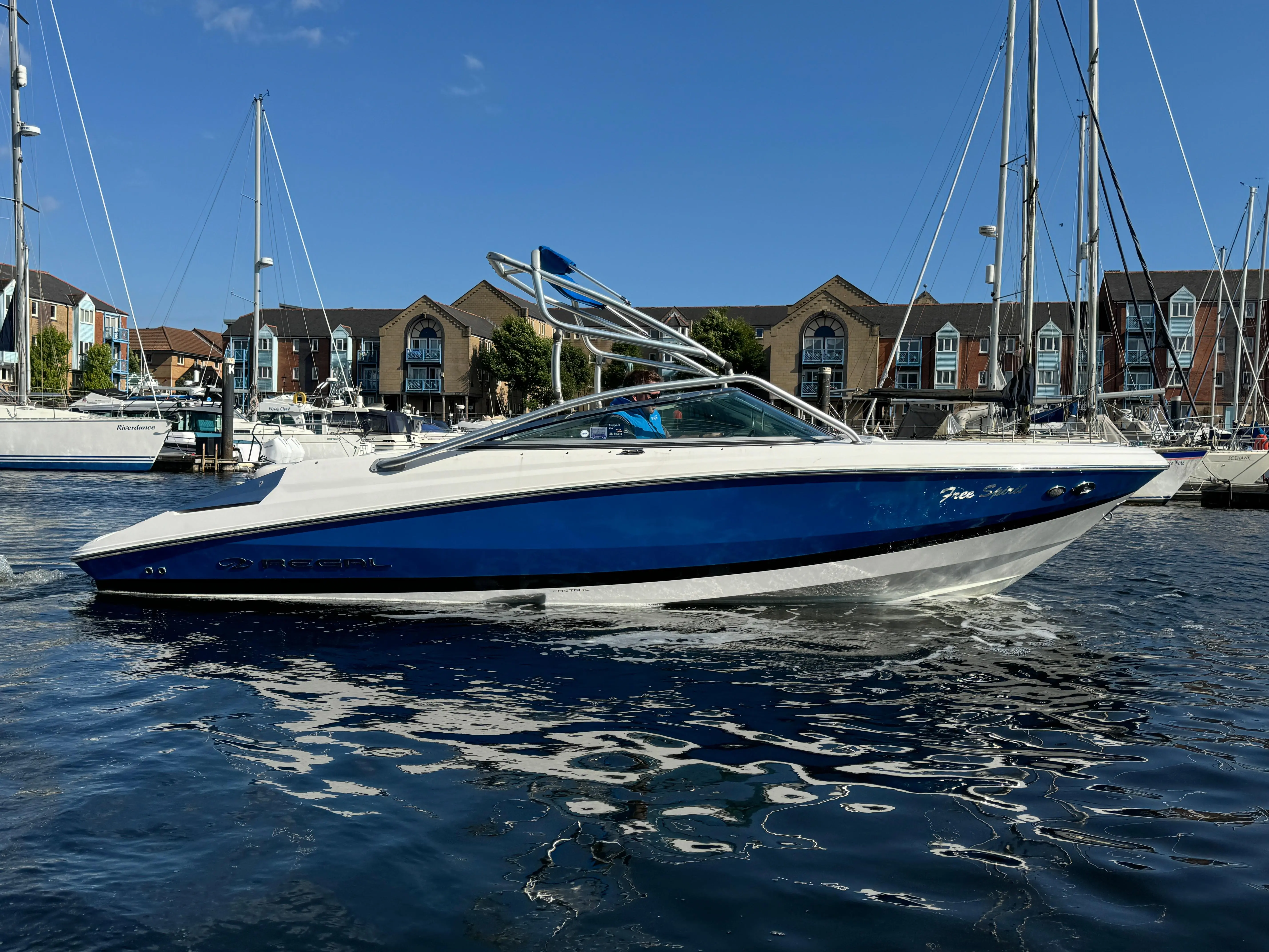 2008 Regal 2200 bowrider