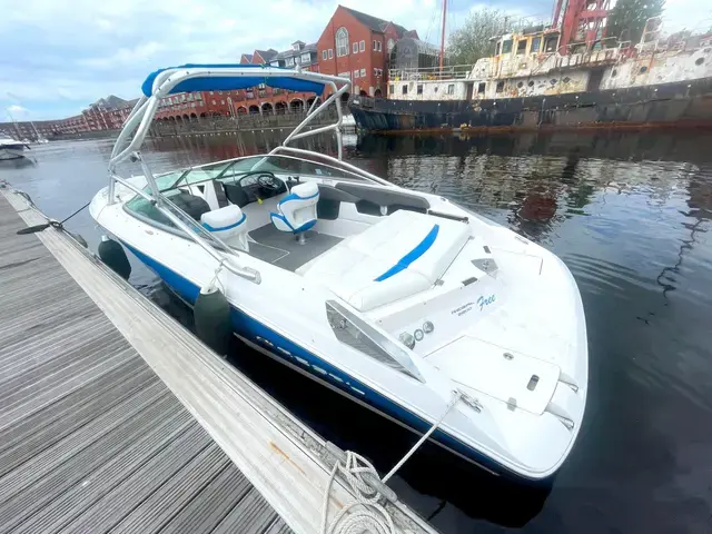 Regal Bowrider 2200