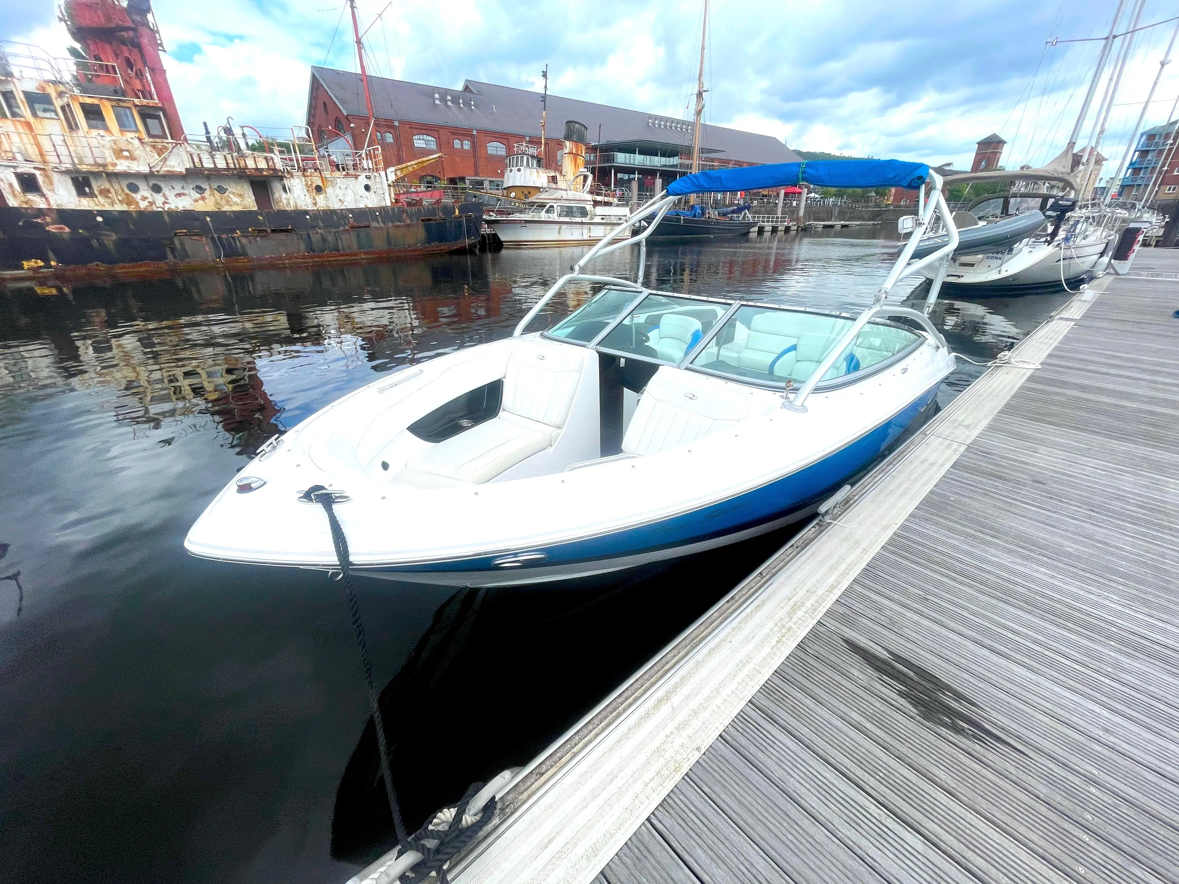 2008 Regal 2200 bowrider