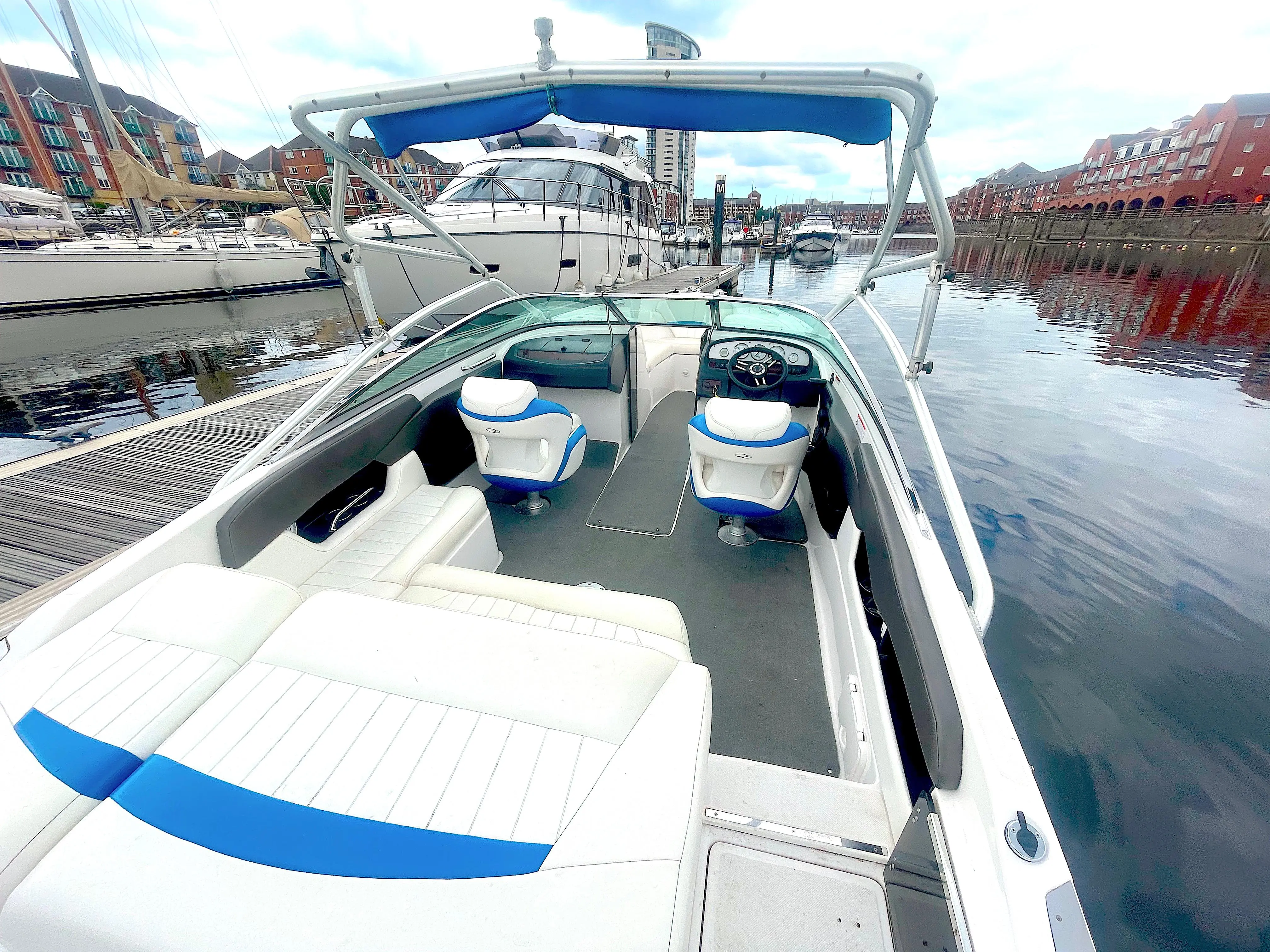 2008 Regal 2200 bowrider