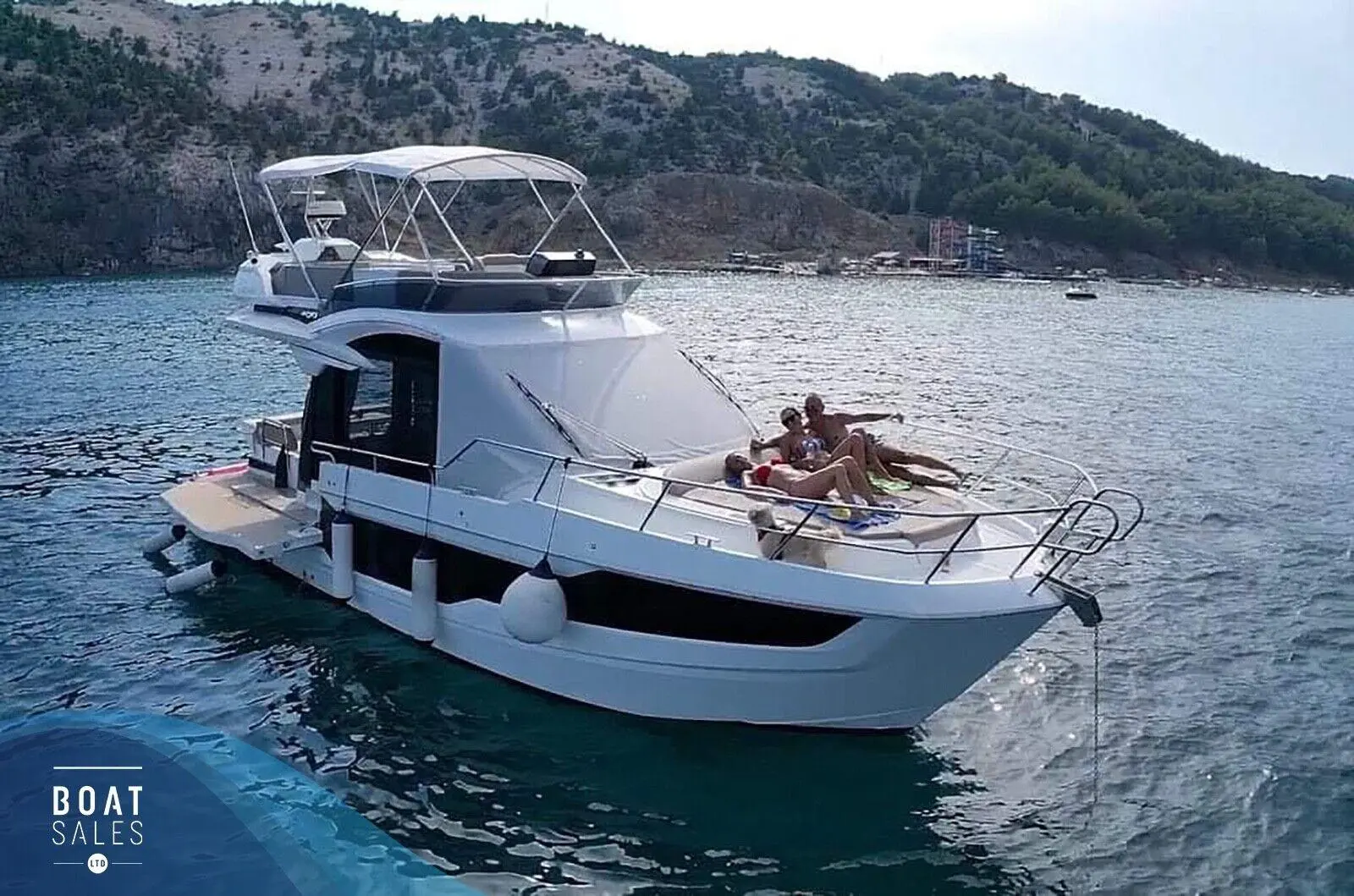 2021 Galeon 400 flybridge