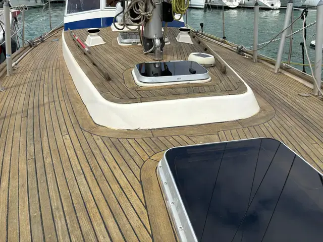 Hallberg-Rassy 38