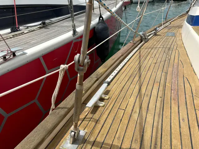 Hallberg-Rassy 38