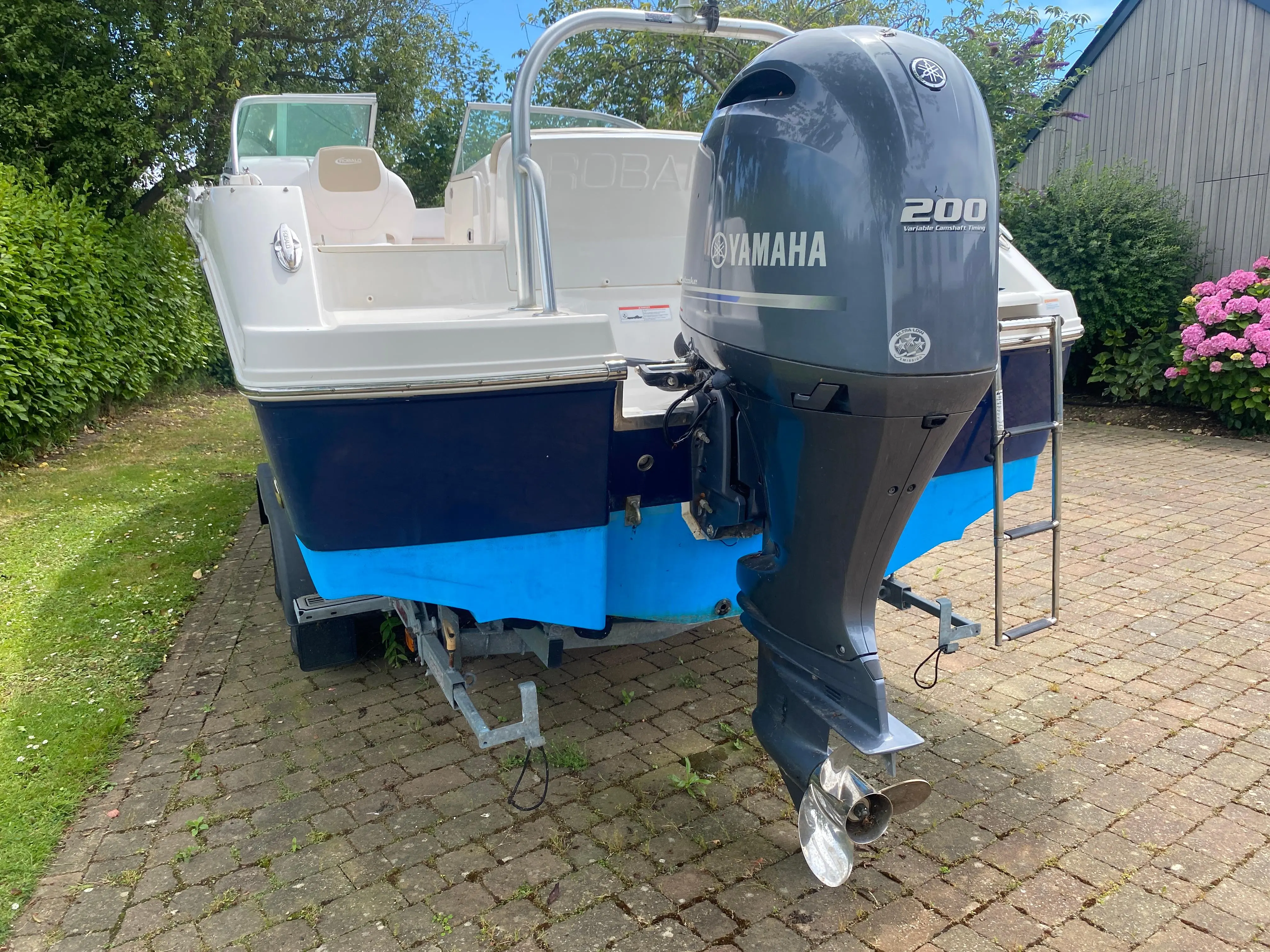 2018 Robalo robalo r207 dual console