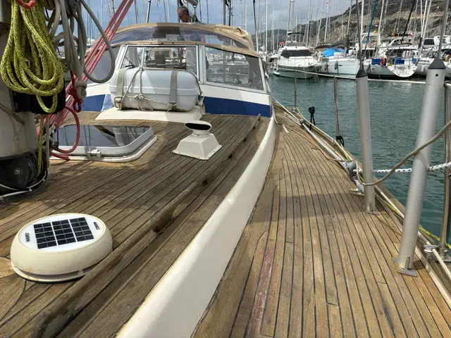 Hallberg-Rassy 38