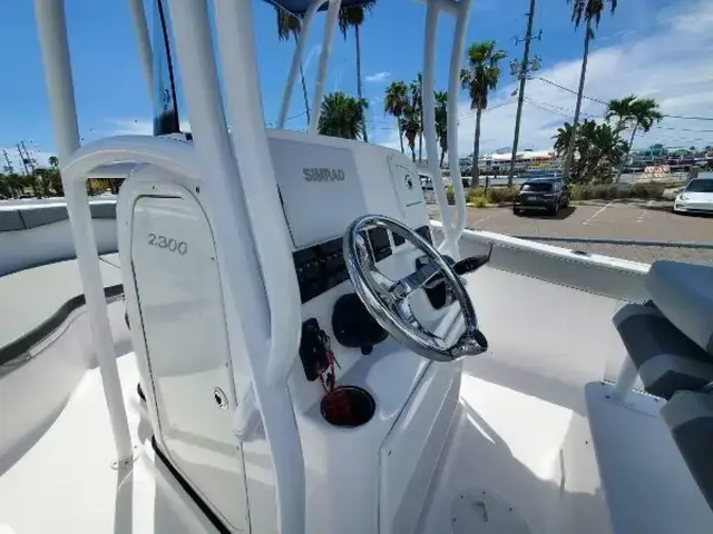 Aquasport 2300 Center Console