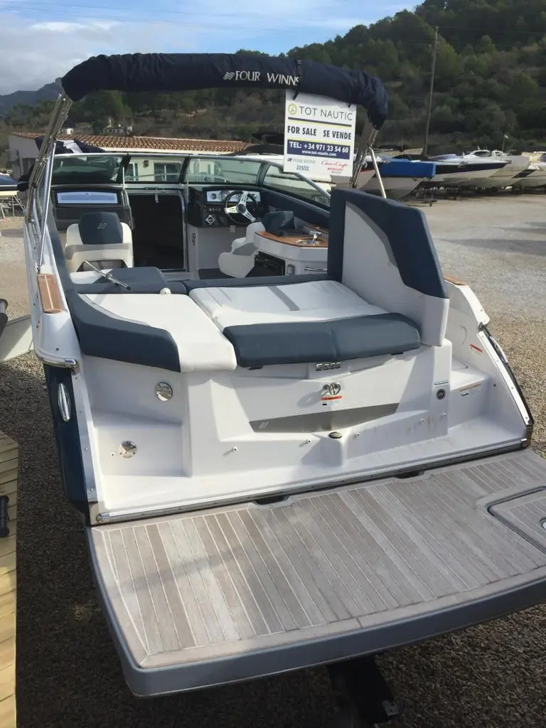 2014 Four Winns 265 sundowner