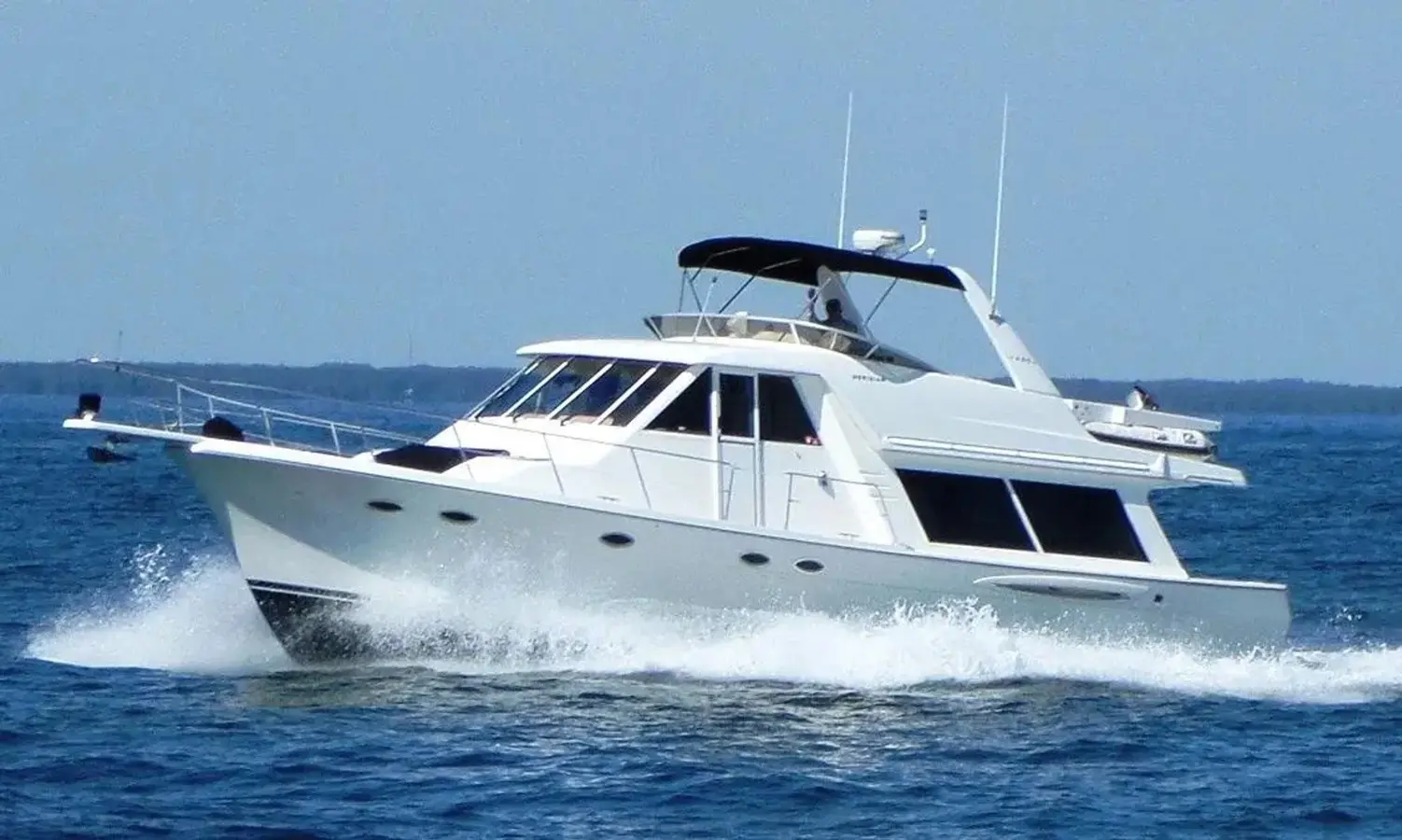 2005 Meridian 490 pilothouse