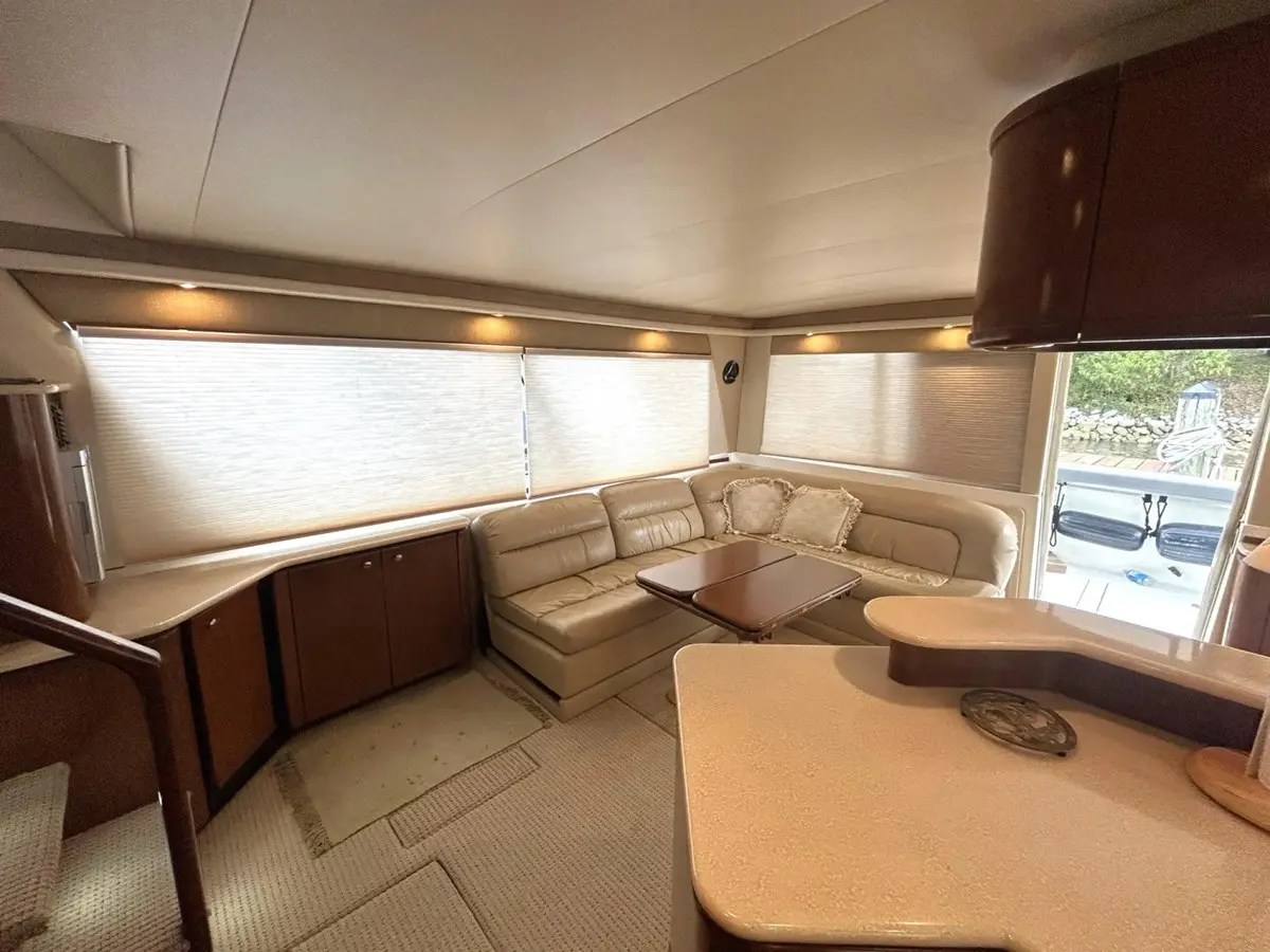 2005 Meridian 490 pilothouse