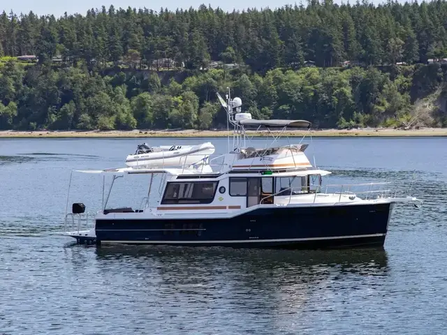 Ranger Tugs 43 Command Bridge