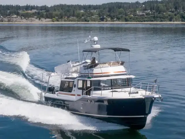 Ranger Tugs 43 Command Bridge