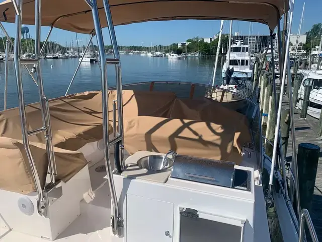 Ranger Tugs 43 Command Bridge