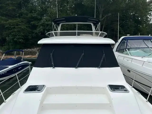 Meridian 490 Pilothouse