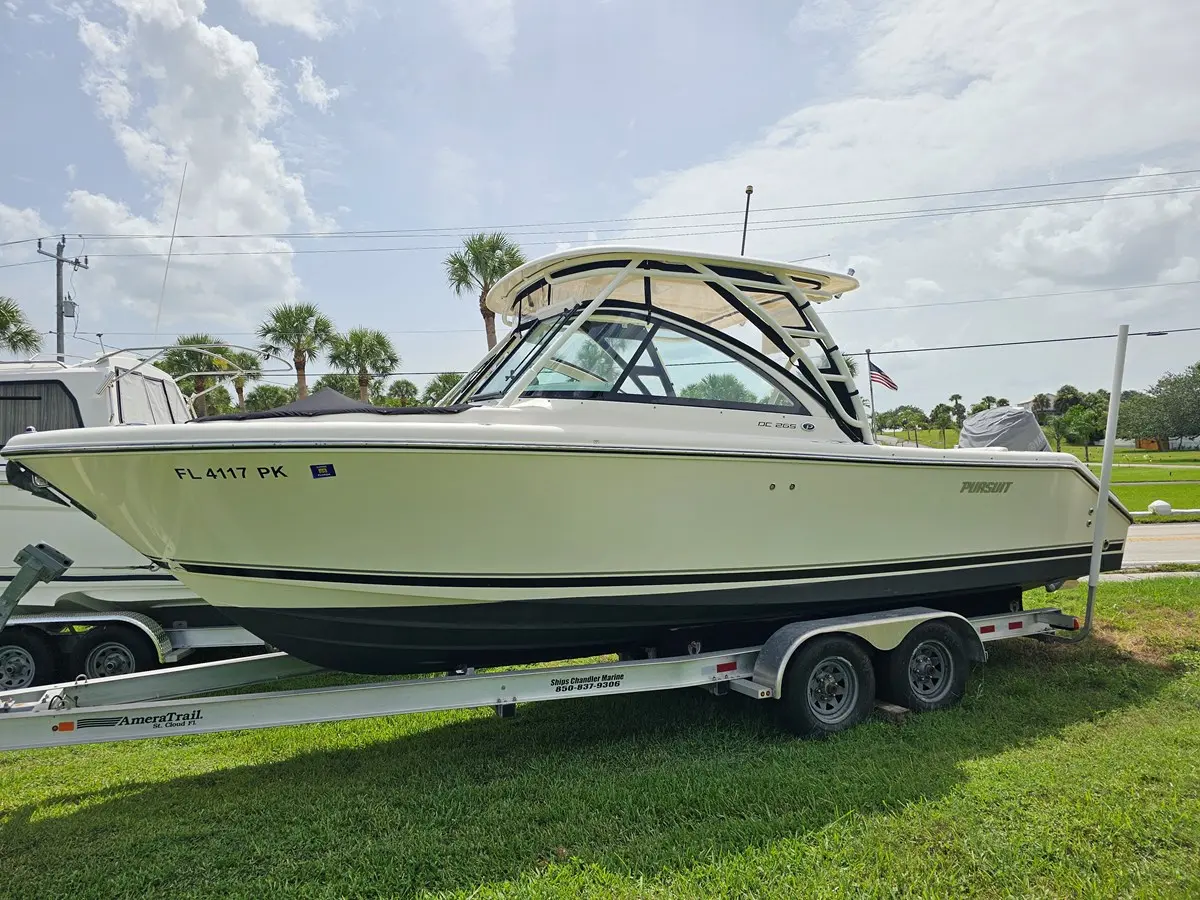 2013 Pursuit dc 265