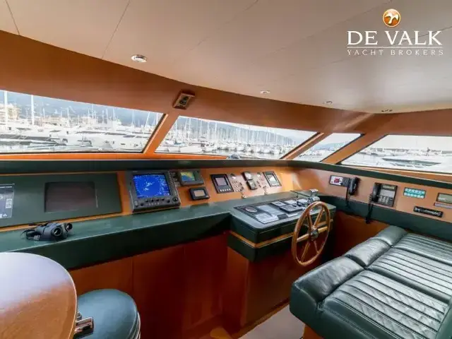 Cantieri di Pisa Akhir 85