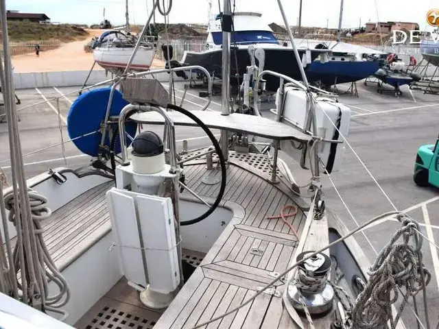 Tayana 37 Pilothouse