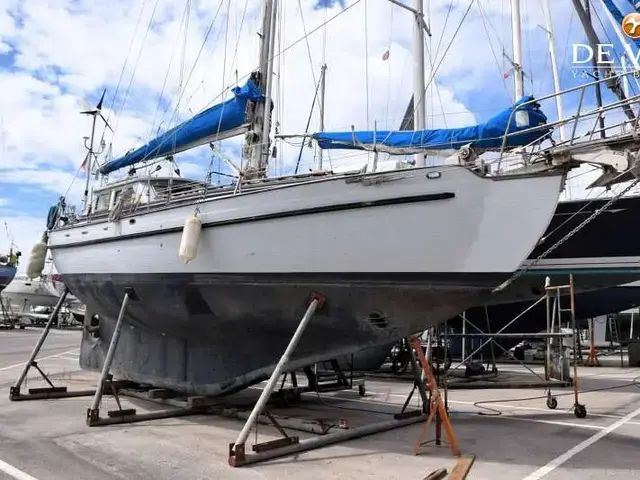 Tayana 37 Pilothouse